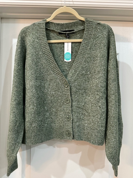 Vero Moda Sweaters - VERO MODA - Long Sleeve V-Neck Button Cardigan - Light Green - M